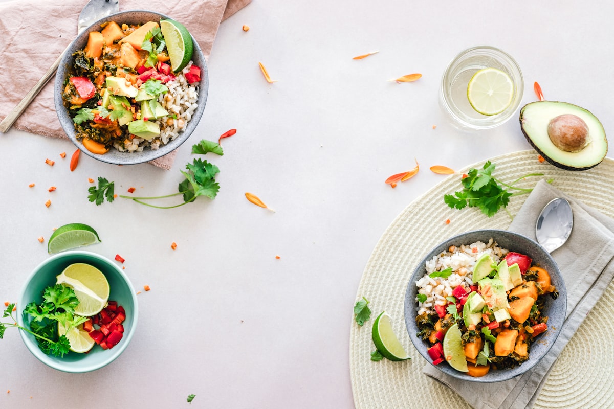 Buddha bowl con verdure e legumi
